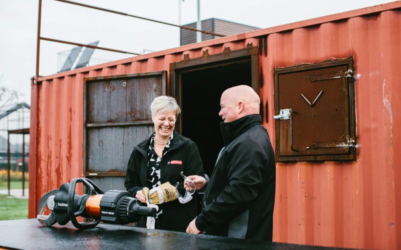 De eerste laag staat: Brand Aanvals Container officieel geopend